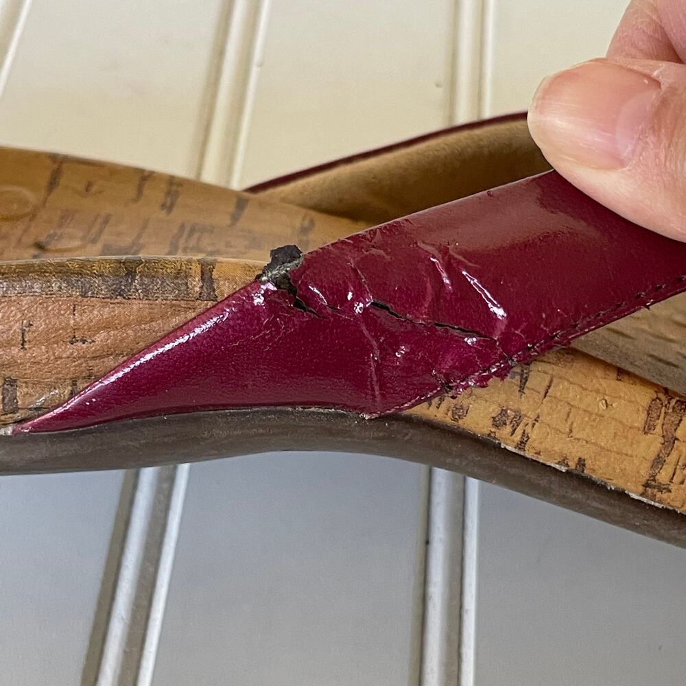 Vionic Red Patent Leather Flip Flops Size 10 - image 7